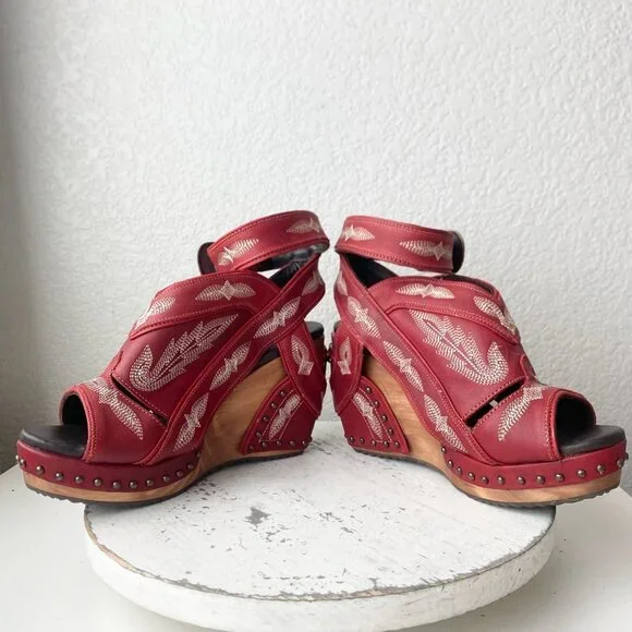 Red Embroidered Women's Wedges - Picture 8 of 12
